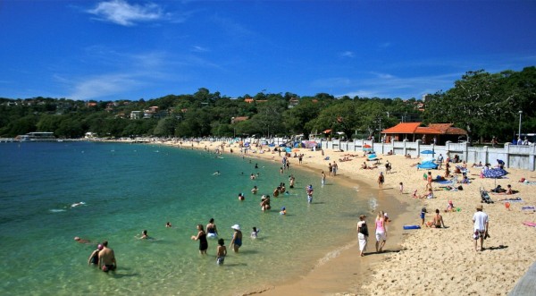 Sydney by bus Balmoral beach