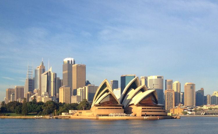 Photographing Sydney Opera House from the Manly Ferry 