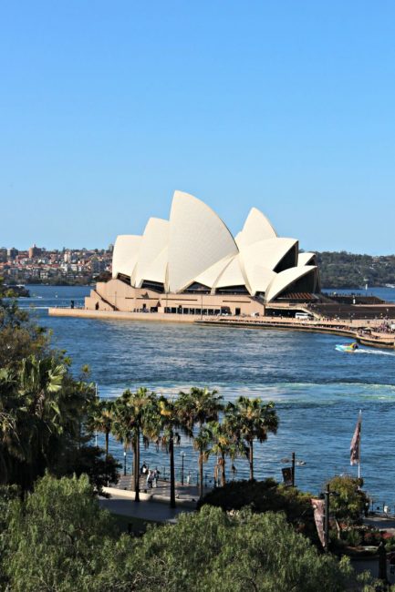 Photographing Sydney Opera House from the expressway 