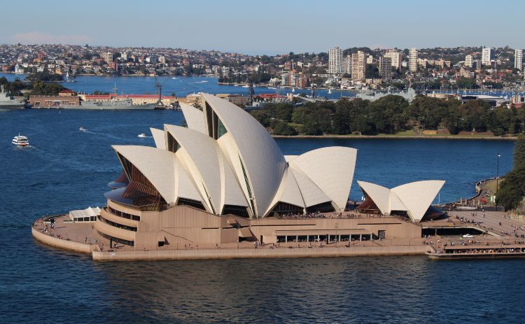 Photographing Sydney Opera House from the Sydney Harbour Bridge 
