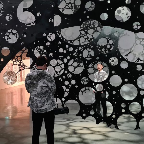 Lindy Lee Installation
