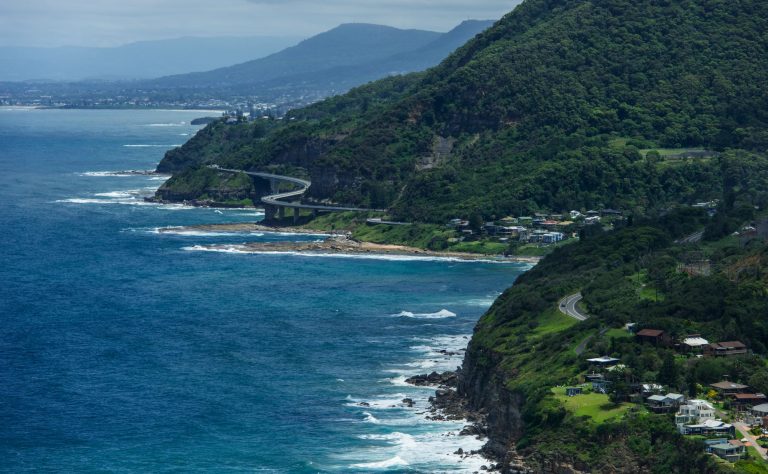 Driving Sydney to Melbourne: Coast & Inland Guide