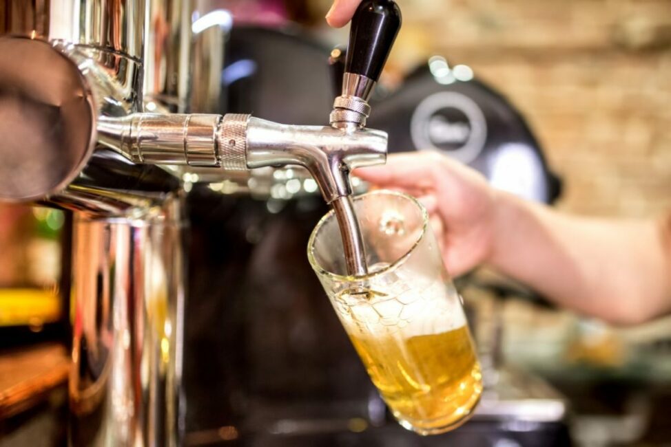 A Crash Course in Drinking Beer in Australia | Sydney Expert