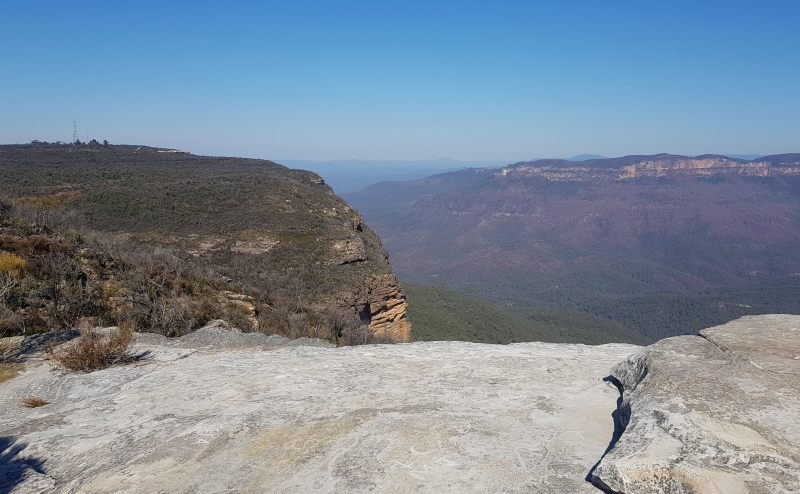 Lincoln Rock Flat Rock in the Blue Mountains