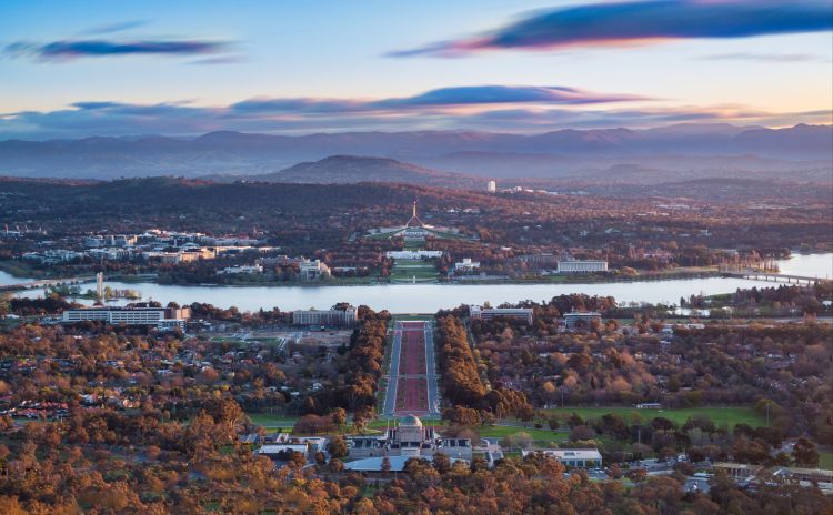 Mount Ainslie Lookout for sunset 