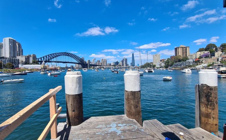 Lavender Bay Walk: Wendy’s Secret Garden & Milsons Point