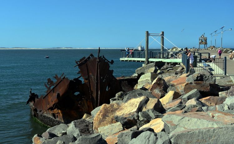  The wreck of the Adolphe on Stockton breakwall 