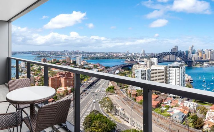 Meriton Suites North Sydney view of the Opera House and Harbour Bridge