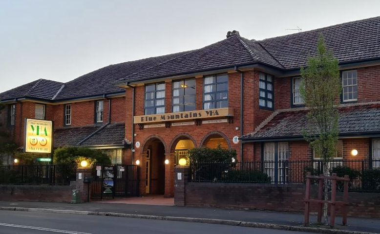 YHA Blue Mountains at dusk