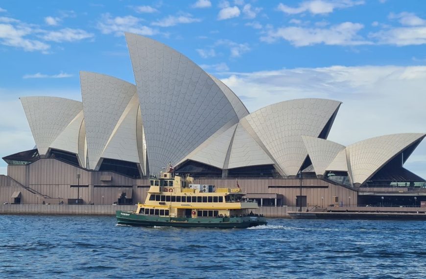 Sydney budget ferry tips