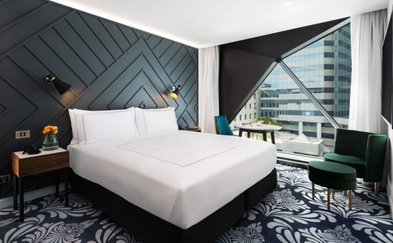 west hotel sydney Waratah