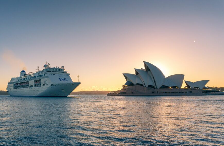 Cruise ship sydney