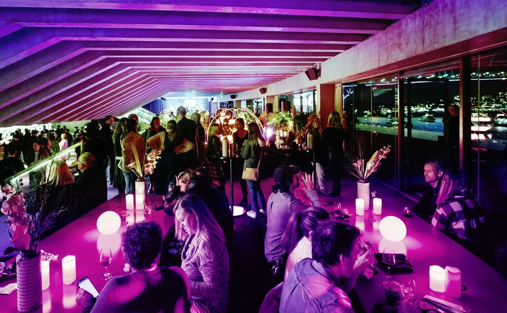Aurora Bar in the Northern Foyer