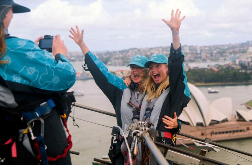 Bridgeclimb mother daughter summit