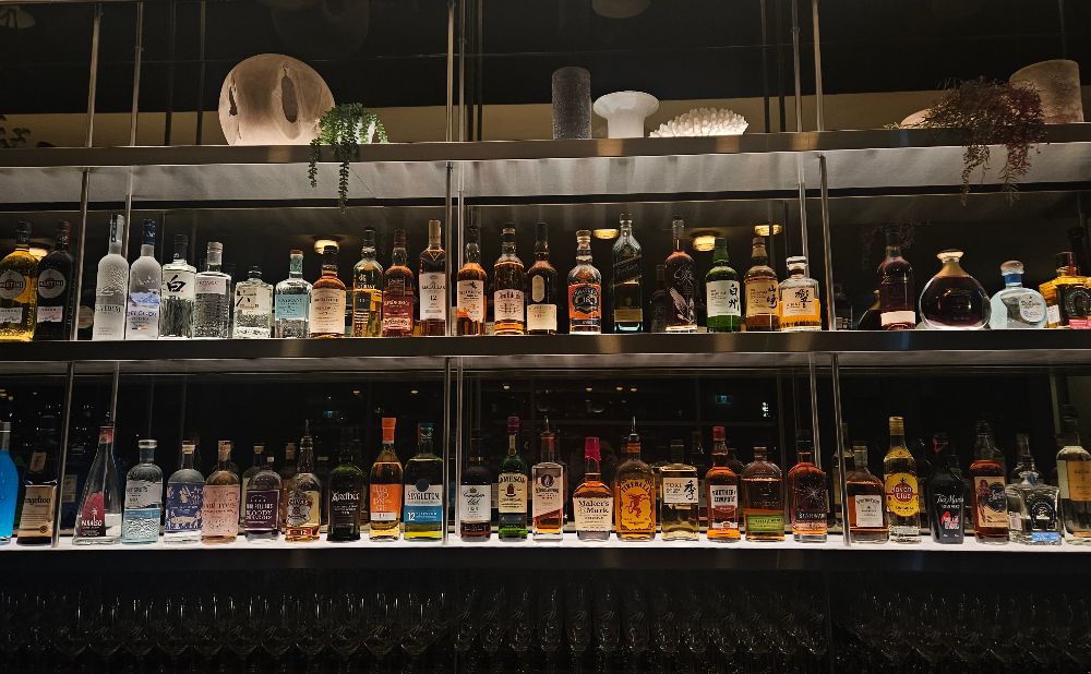 Cruise Bar