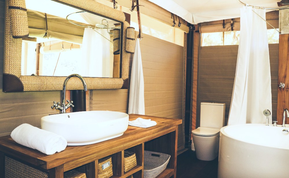 glamping tent with bathoom