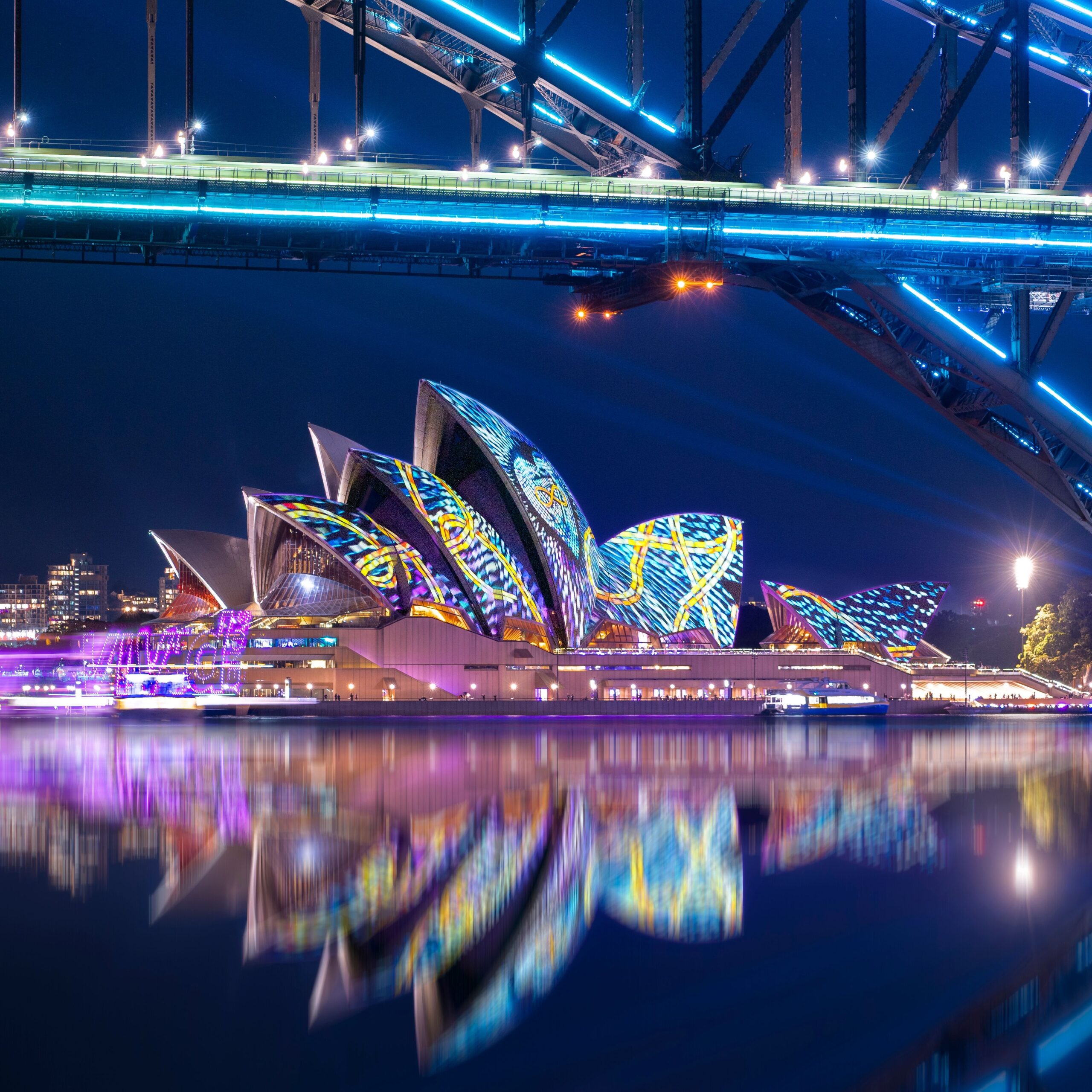 Our City Connected brings our city together through light. During Vivid Sydney the citys architecture and the Sydney Harbour Bridge are brought together as a canvas for dynamic lasers and searchlights.
Artist - Mandylights
