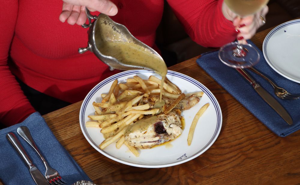 Roast chicken with golden fries and gravy