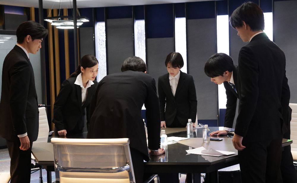 6 Lying University Students film still