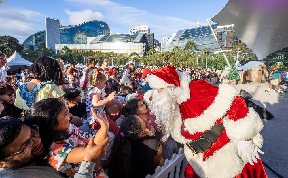 Meeting Santa at Darling Harbour, credit: Anna Kecera