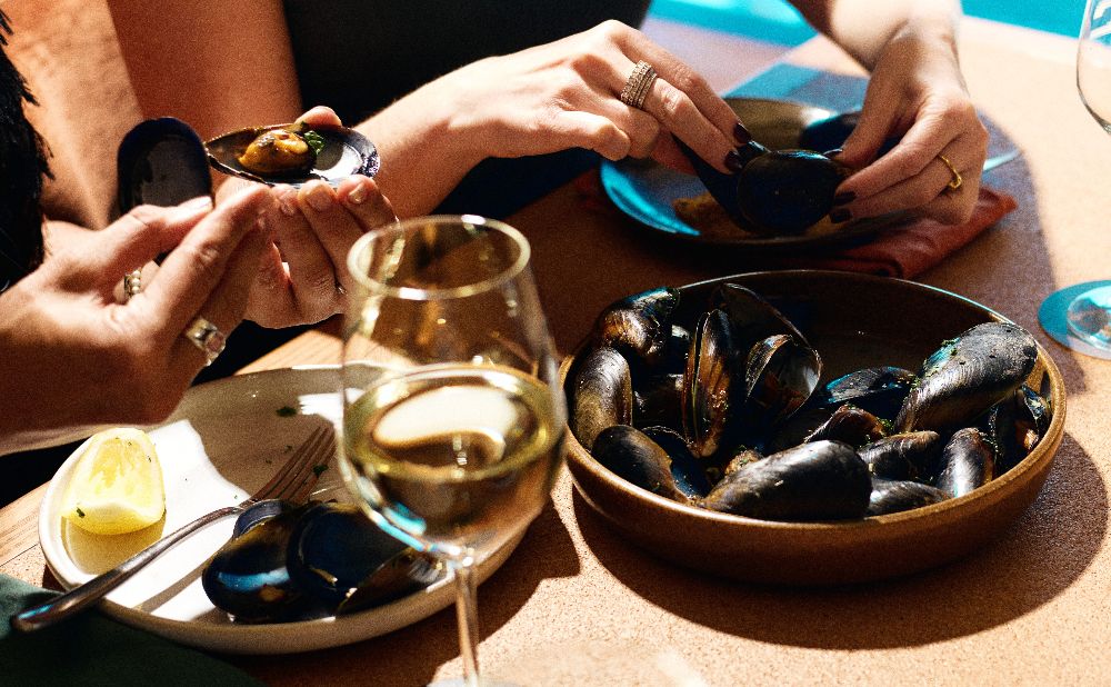 oysters and wine at Cruise Bar