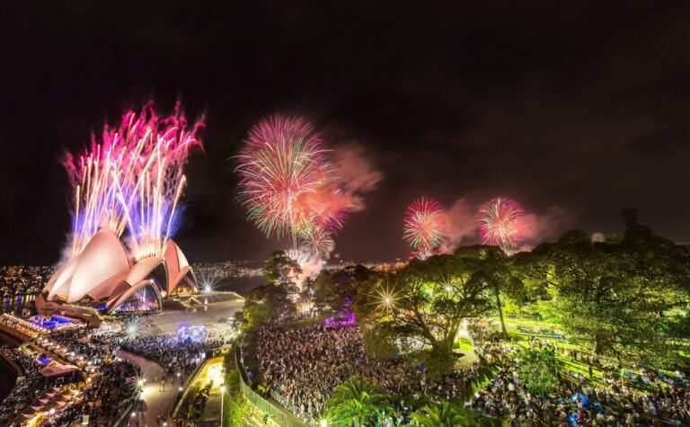 NYE Free view Credit: Destination NSW