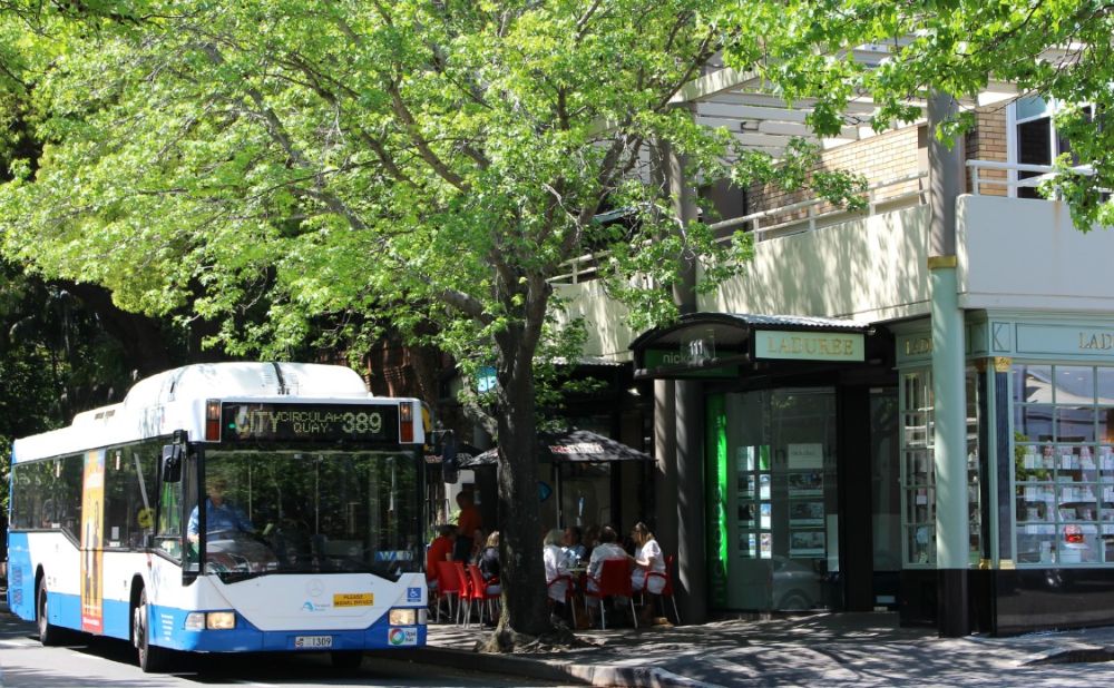 389 bus in Eastern suburbs