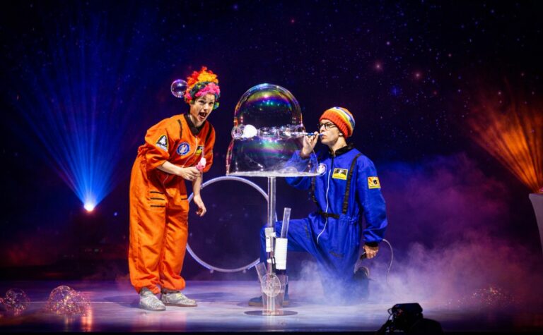 winter school holiday show - Big Bubble show