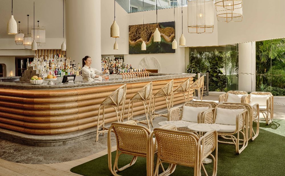 THe Sands Bar at the Brighton Hotel with pale summer decor