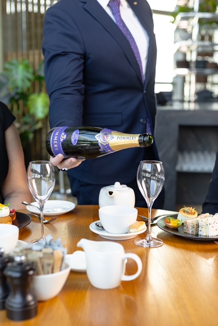 Atelier high tea with Champagne