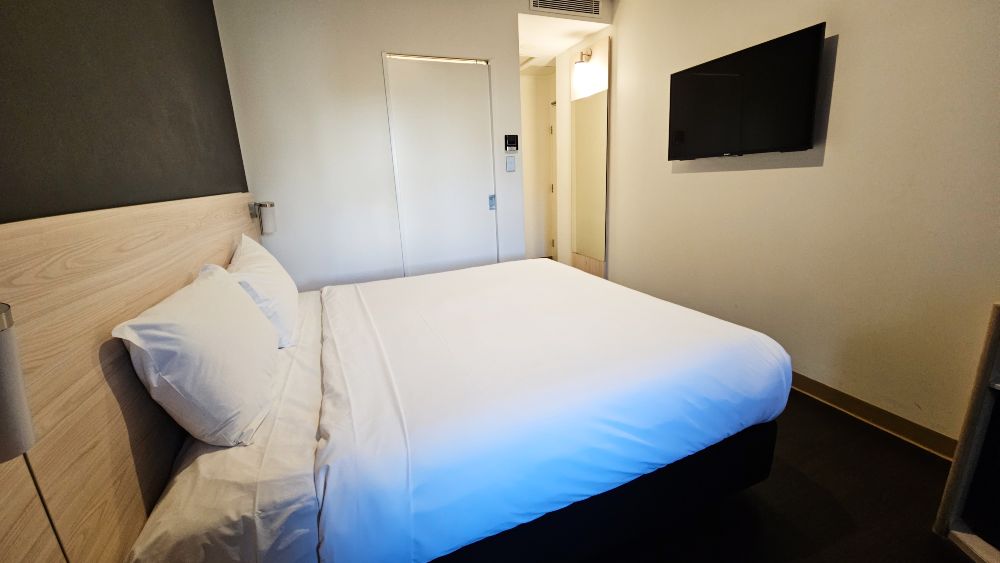 Ibis Barangaroo hotel room