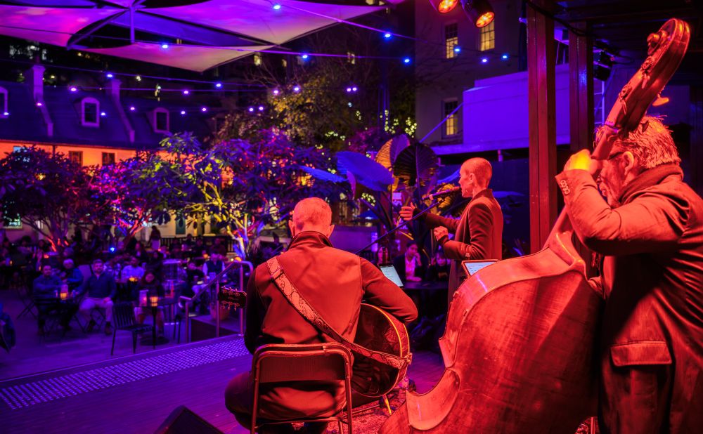 Jazz performers in the Rocks