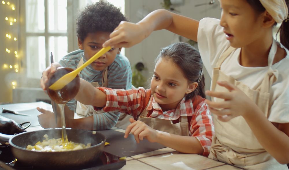 3 kids cooking