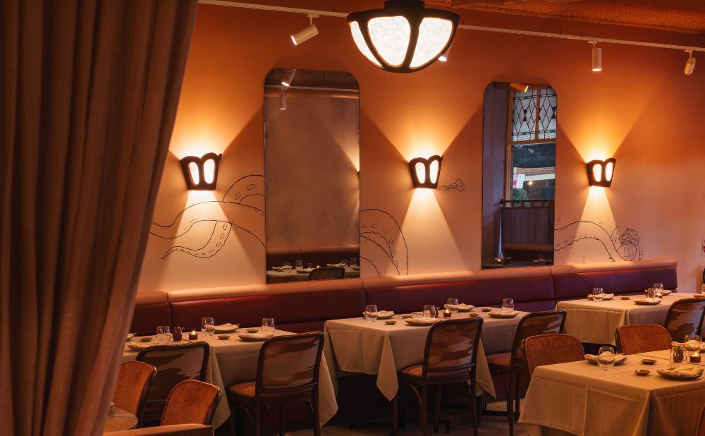 Dining room and booths at Fishnets, Bronte